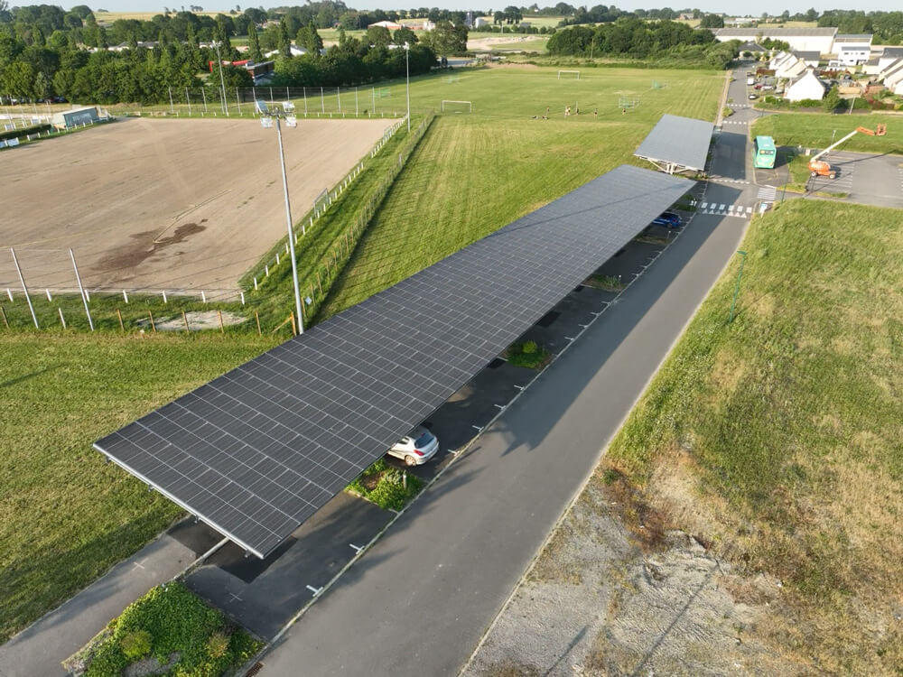 Ombrière photovoltaïque & borne IRVE - Pipriac
